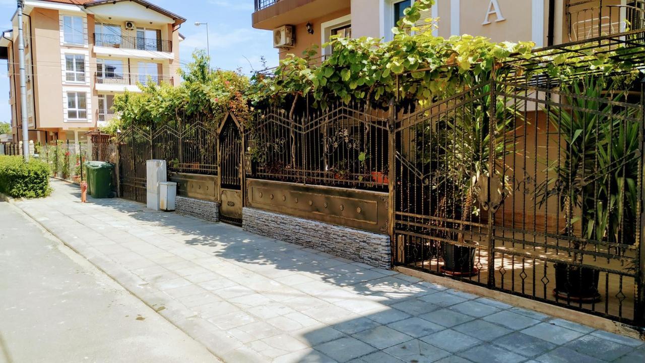 Dracena Guesthouse Ravda Ngoại thất bức ảnh