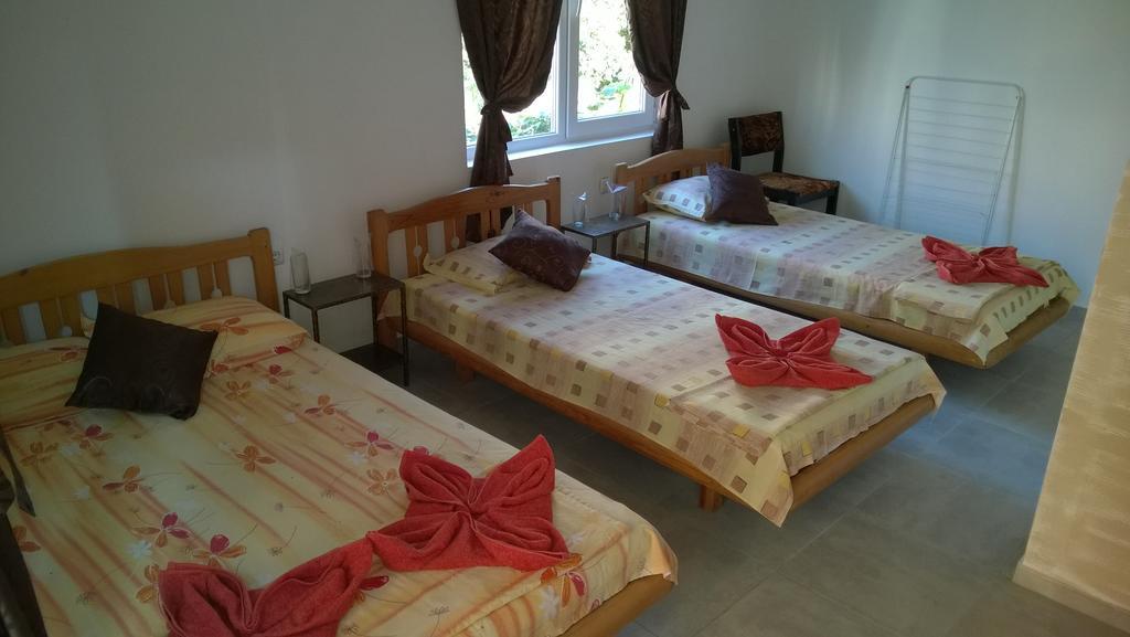 Dracena Guesthouse Ravda Ngoại thất bức ảnh