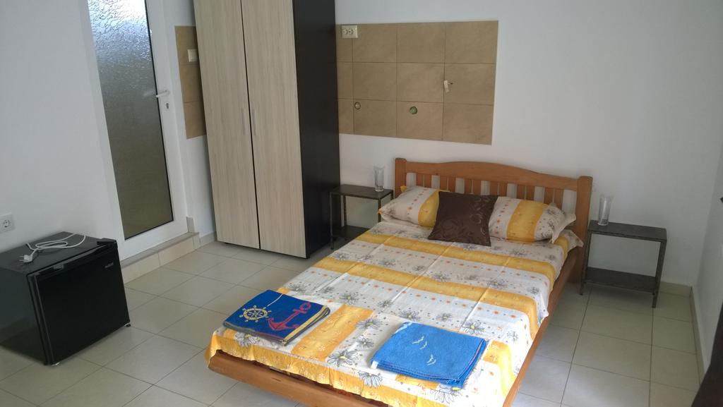 Dracena Guesthouse Ravda Ngoại thất bức ảnh