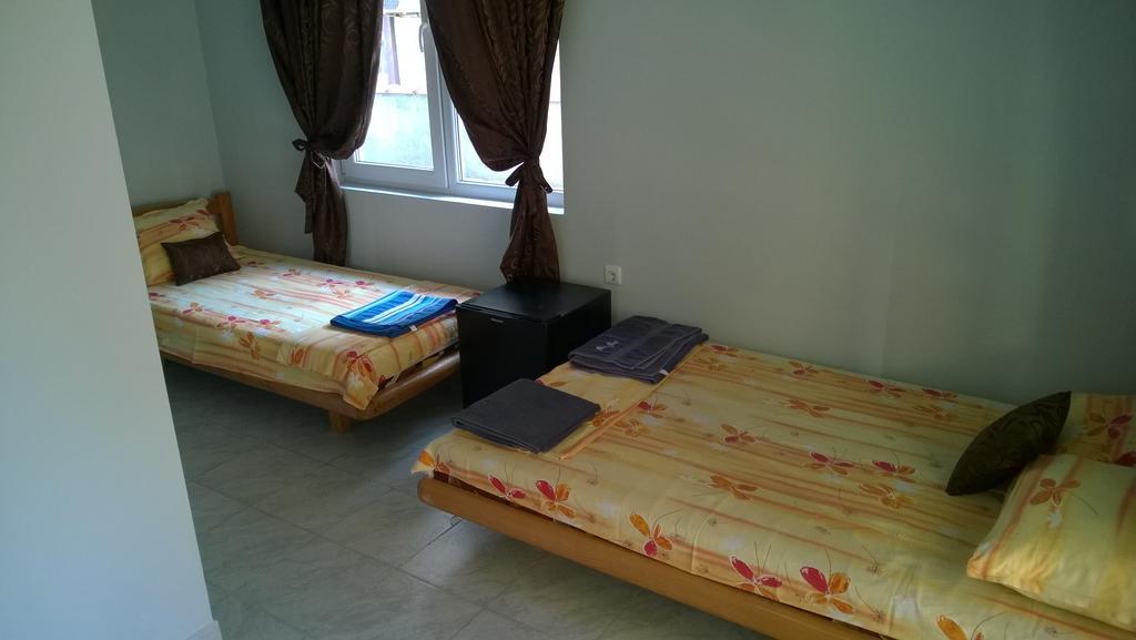 Dracena Guesthouse Ravda Ngoại thất bức ảnh