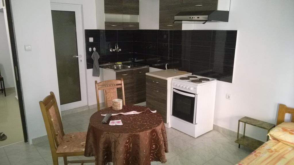 Dracena Guesthouse Ravda Ngoại thất bức ảnh