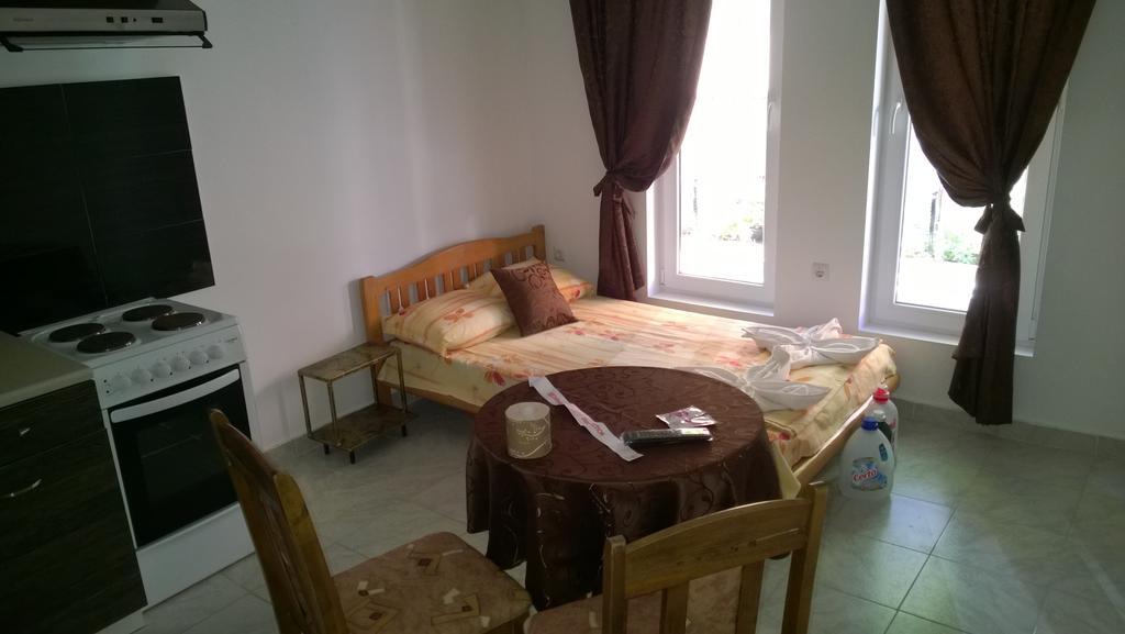 Dracena Guesthouse Ravda Ngoại thất bức ảnh