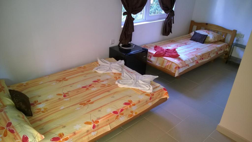 Dracena Guesthouse Ravda Ngoại thất bức ảnh