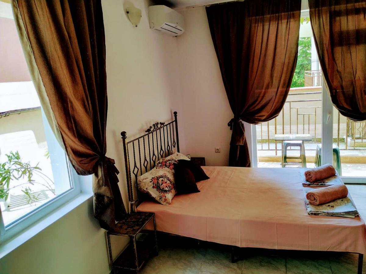 Dracena Guesthouse Ravda Ngoại thất bức ảnh